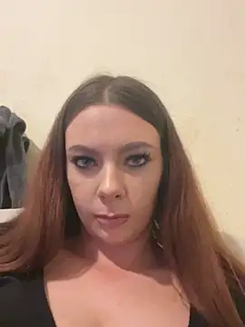 Snapshot of SexyLily22x chatting on February 28, 12:32 am SexyLily22x online show from February 28, 12:32 am