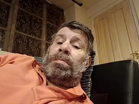Snapshot of stud2512 chatting on April 18, 8:09 pm stud2512 online show from April 18, 8:09 pm