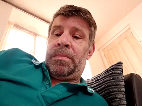 Snapshot of stud2512 chatting on April 23, 12:00 pm stud2512 online show from April 23, 12:00 pm