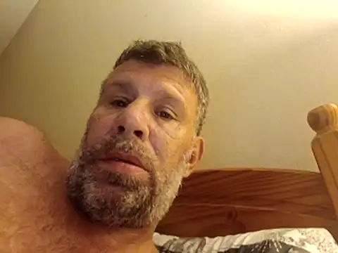 Snapshot of stud2512 chatting on May 14, 5:48 am stud2512 online show from May 14, 5:48 am