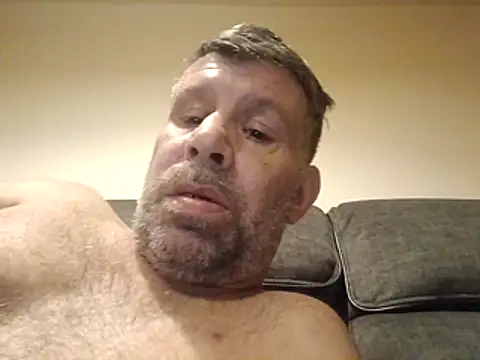 Snapshot of stud2512 chatting on May 3, 8:56 pm stud2512 online show from May 3, 8:56 pm
