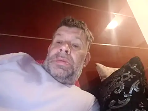 Snapshot of stud2512 chatting on May 10, 6:17 am stud2512 online show from May 10, 6:17 am