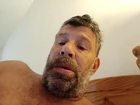 Snapshot of stud2512 chatting on May 17, 7:30 am stud2512 online show from May 17, 7:30 am