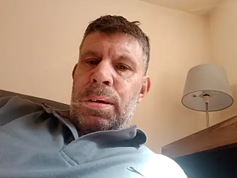 Snapshot of stud2512 chatting on May 1, 1:38 pm stud2512 online show from May 1, 1:38 pm