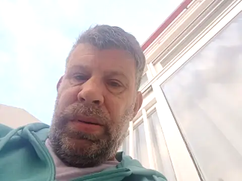 Snapshot of stud2512 chatting on May 11, 5:53 am stud2512 online show from May 11, 5:53 am