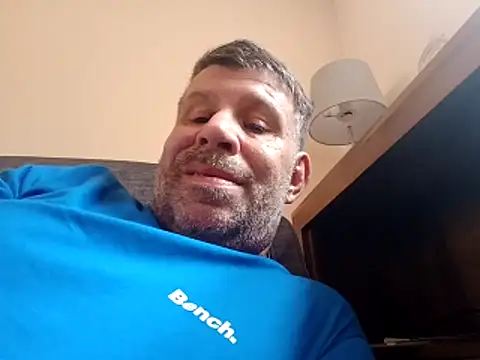 Snapshot of stud2512 chatting on May 4, 11:24 am stud2512 online show from May 4, 11:24 am