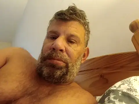 Snapshot of stud2512 chatting on May 18, 5:34 am stud2512 online show from May 18, 5:34 am