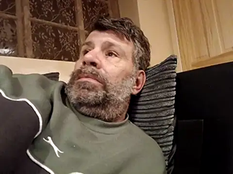 stud2512 online show from April 16, 9:39 pm