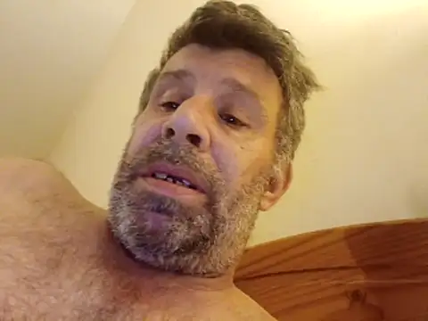Snapshot of stud2512 chatting on April 28, 9:30 pm stud2512 online show from April 28, 9:30 pm