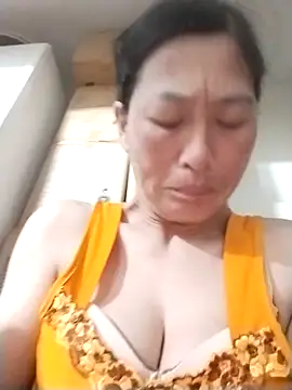 lris-Beauty77 online show from April 13, 9:52 pm