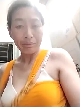 lris-Beauty77 online show from March 15, 9:11 pm