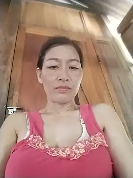Snapshot of lris-Beauty77 chatting on July 8, 9:10 am lris-Beauty77 online show from July 8, 9:10 am