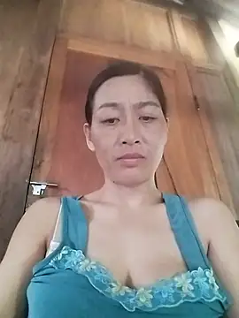 Snapshot of lris-Beauty77 chatting on July 9, 9:21 am lris-Beauty77 online show from July 9, 9:21 am