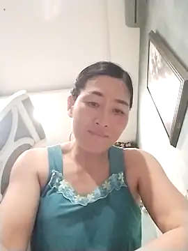 lris-Beauty77 online show from February 25, 2:50 pm