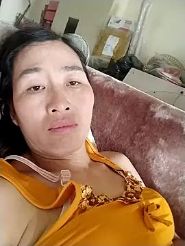 lris-Beauty77 online show from March 13, 7:13 am