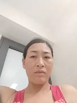 lris-Beauty77 online show from March 28, 7:59 pm