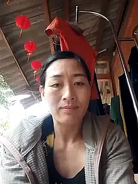 lris-Beauty77 online show from February 21, 2:35 am