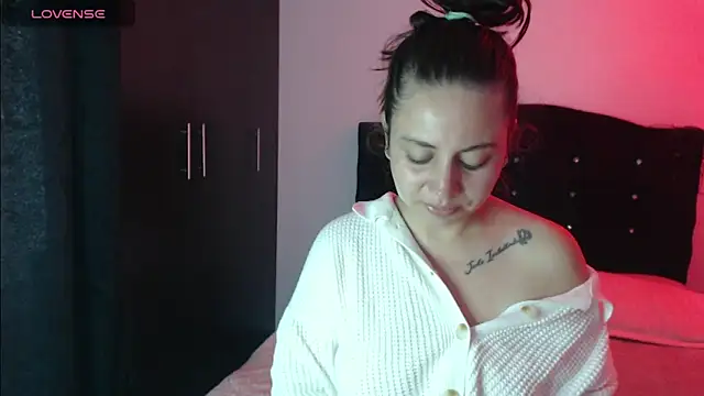 Ana  arms online show from April 3, 1:17 pm