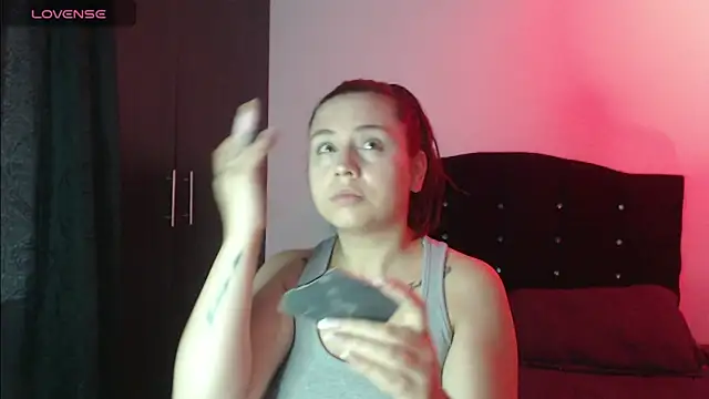 Snapshot of Ana__arms chatting on May 10, 8:33 pm Ana arms online show from May 10, 8:33 pm