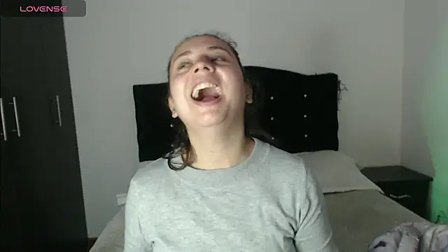 Ana  arms online show from April 6, 3:02 pm