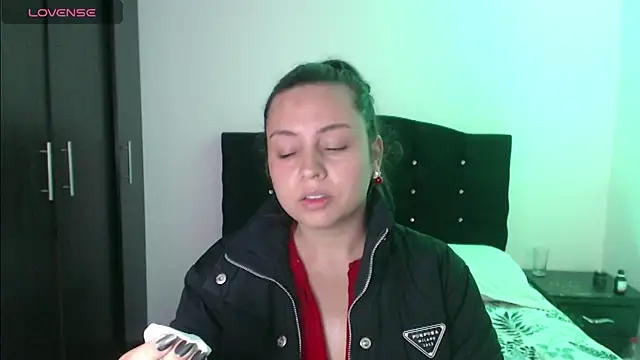 Snapshot of Ana__arms chatting on May 27, 4:25 pm Ana arms online show from May 27, 4:25 pm