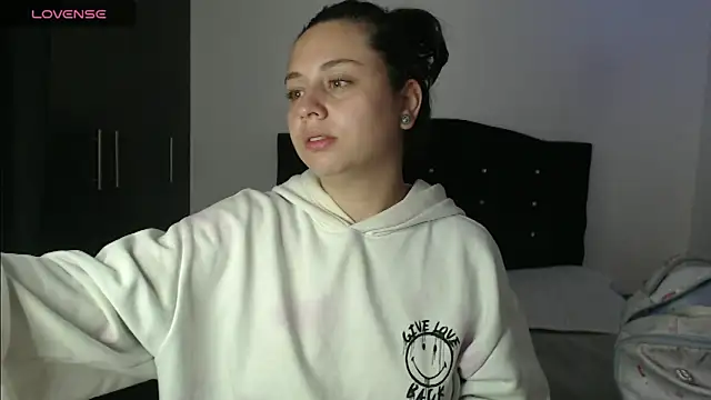 Ana  arms online show from April 9, 2:45 pm