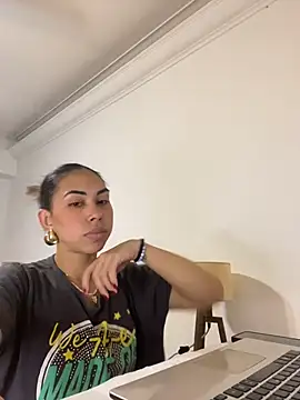 Snapshot of jessens146 chatting on March 3, 3:02 am jessens146 online show from March 3, 3:02 am