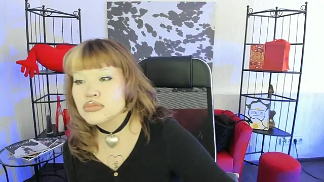 Snapshot of OpalNova chatting on February 27, 5:40 am OpalNova online show from February 27, 5:40 am