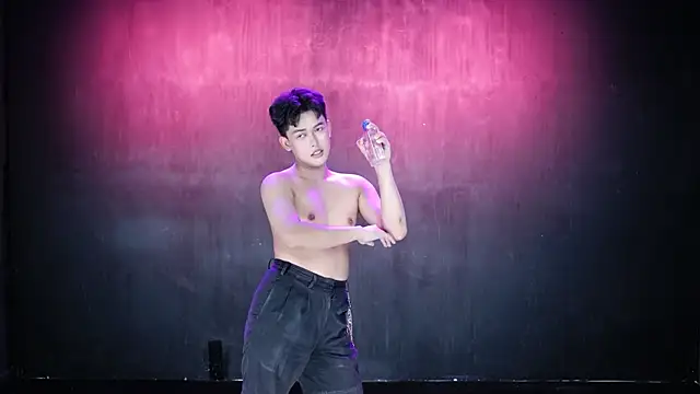 Queen-Vibe online show from April 16, 9:39 pm