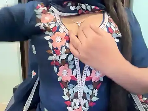 Avneet kaurr1 online show from March 30, 7:21 am