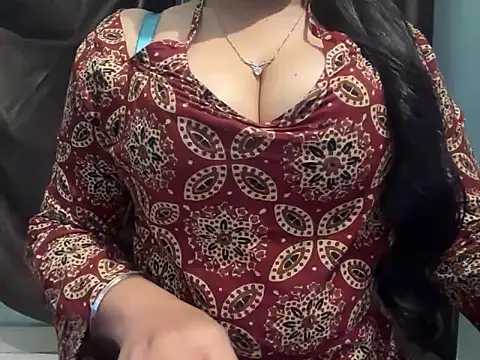 Avneet kaurr1 online show from April 8, 5:14 pm