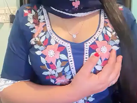 Avneet kaurr1 online show from March 8, 2:48 am