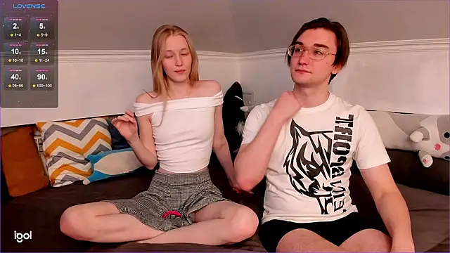 Snapshot of EliteEross chatting on February 21, 2:08 pm EliteEross online show from February 21, 2:08 pm