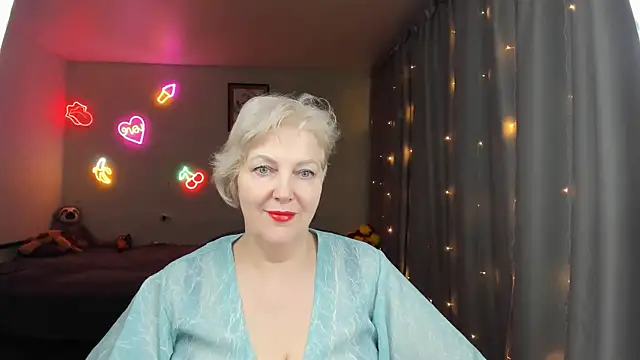 Mary-Leee online show from May 29, 4:46 pm