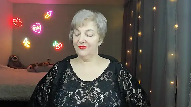 Mary-Leee online show from April 20, 2:40 pm