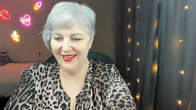 Mary-Leee online show from March 8, 6:17 am