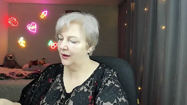 Mary-Leee online show from April 24, 5:31 am
