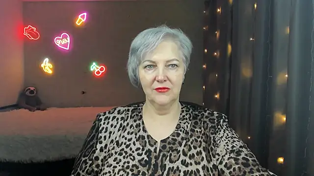 Mary-Leee online show from March 11, 7:02 am