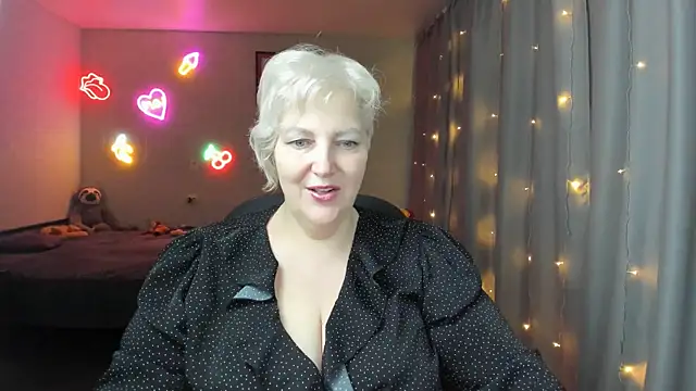 Mary-Leee online show from June 3, 7:53 am