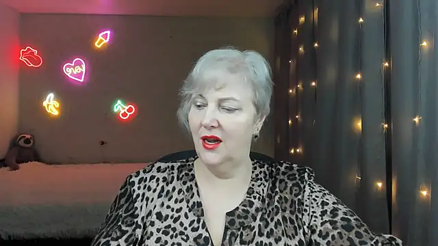 Mary-Leee online show from March 24, 5:13 pm