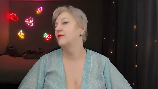 Mary-Leee online show from April 14, 7:46 am