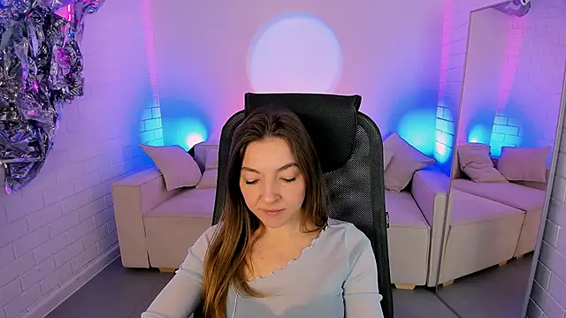 Snapshot of DianaAvis chatting on March 1, 9:20 am DianaAvis online show from March 1, 9:20 am