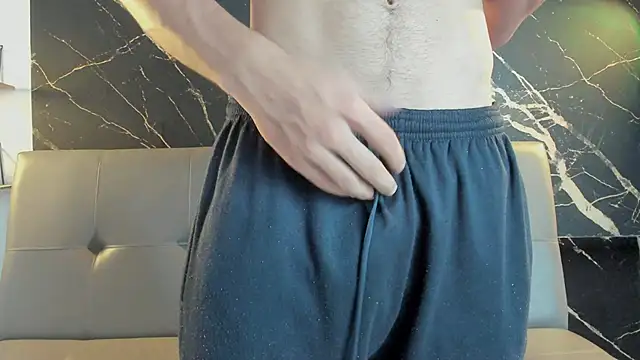 Snapshot of thiago_moreno chatting on February 23, 12:06 pm thiago moreno online show from February 23, 12:06 pm