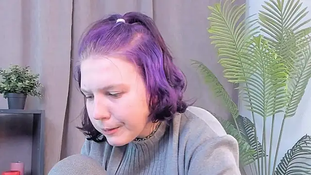 Snapshot of OllieLirette chatting on February 26, 1:22 pm OllieLirette online show from February 26, 1:22 pm