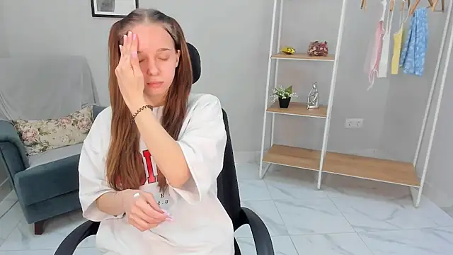 Nina Crown online show from March 25, 10:25 am