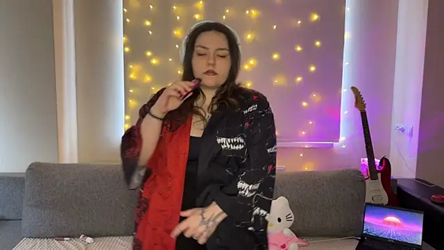 Snapshot of RiotKitten1 chatting on February 22, 11:23 am RiotKitten1 online show from February 22, 11:23 am