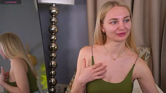 BabyBeckkky online show from March 2, 8:43 am