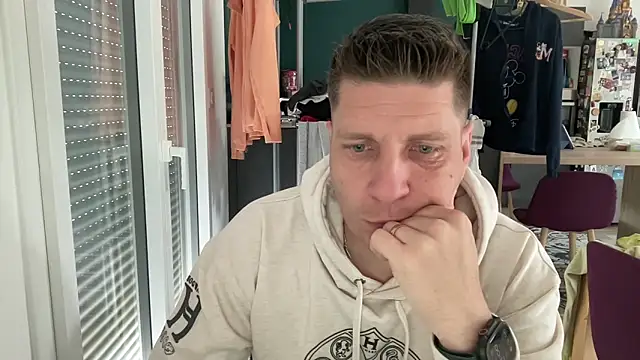 Minmoi1984 online show from April 13, 9:02 am