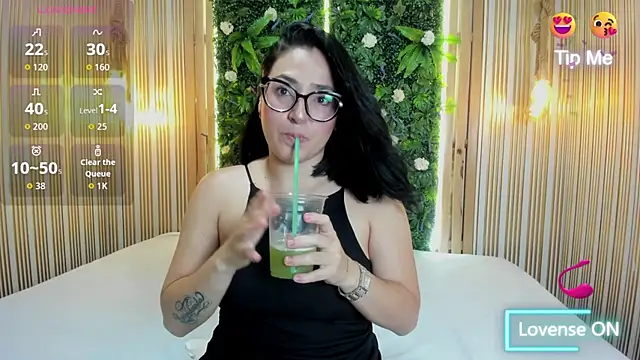 Snapshot of DALIILA_ chatting on February 27, 8:08 pm DALIILA online show from February 27, 8:08 pm