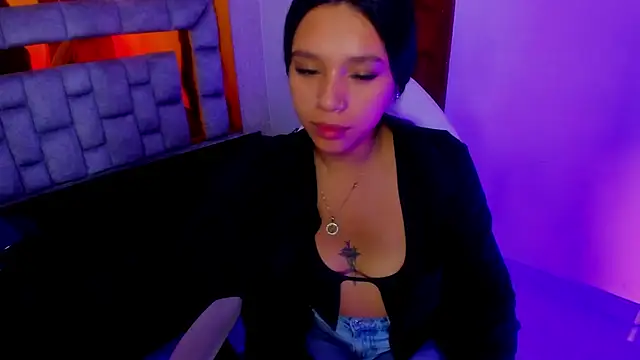 miiaboss  online show from March 29, 11:01 am